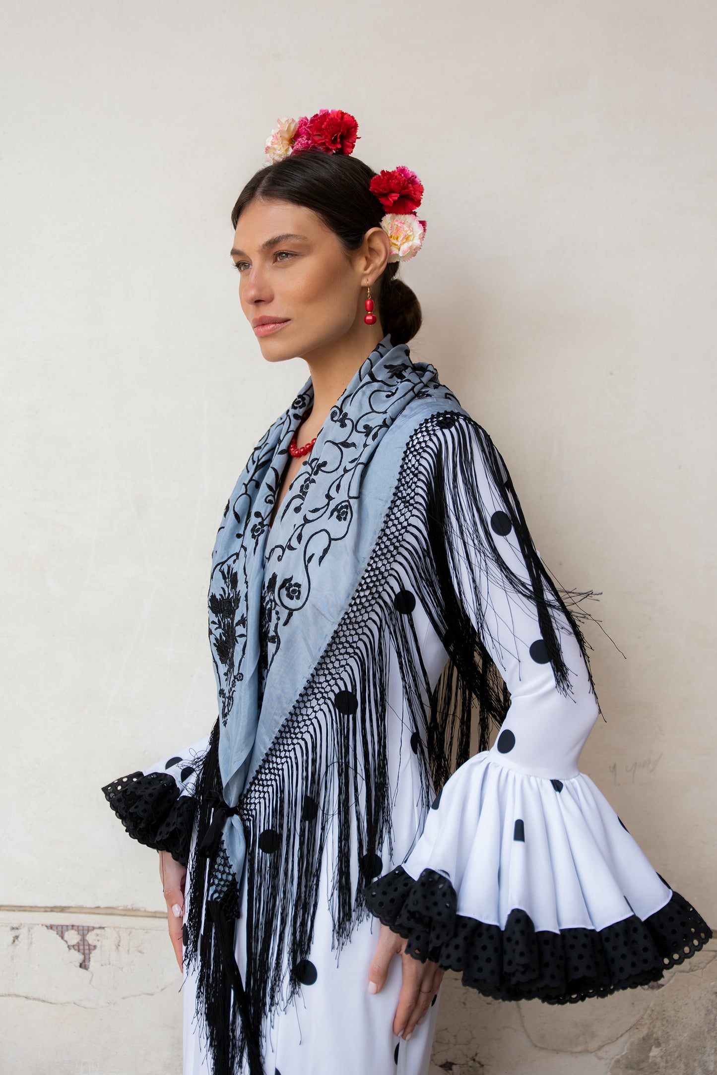 Manuela Shawl