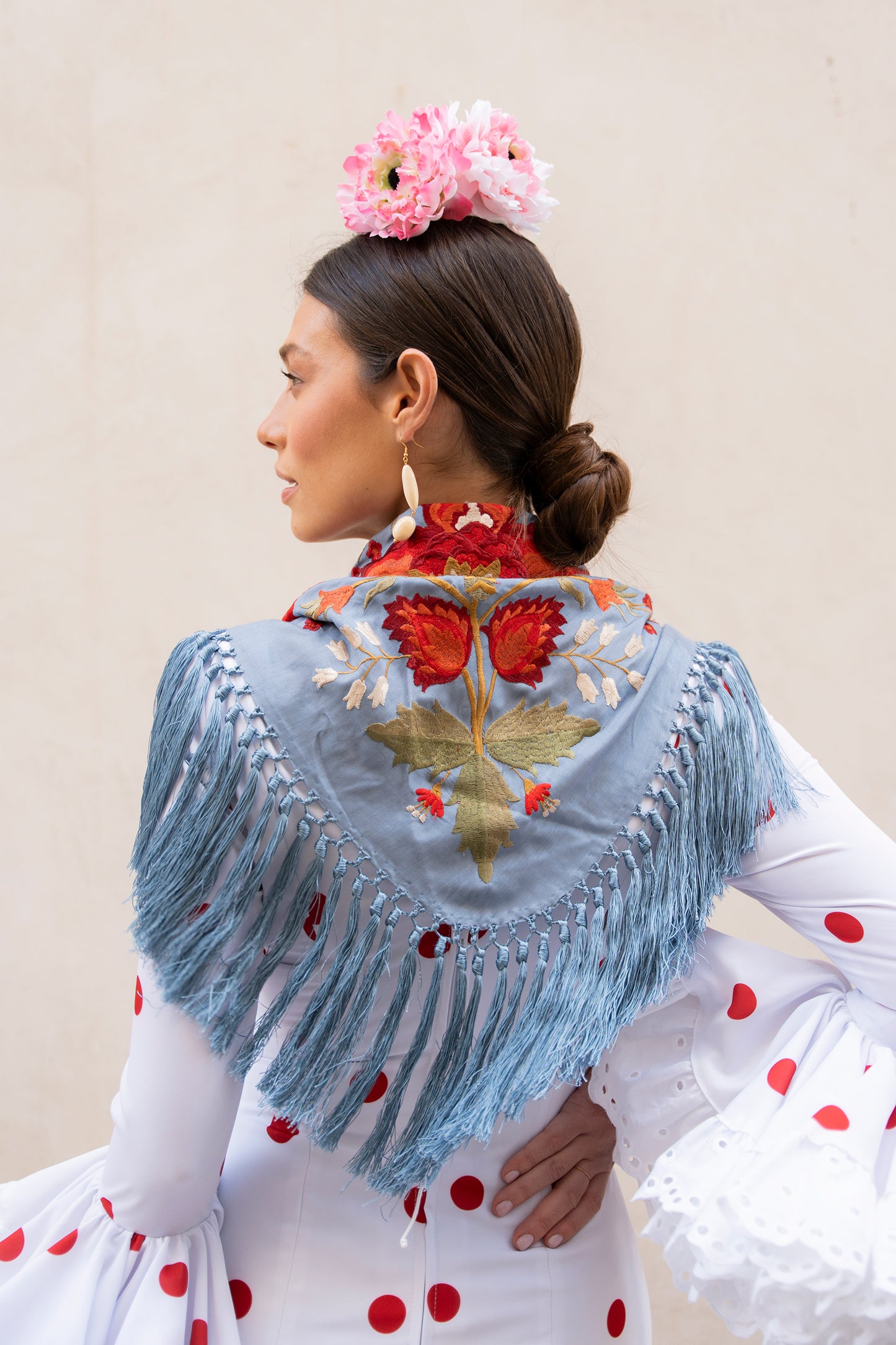 Manuela Shawl